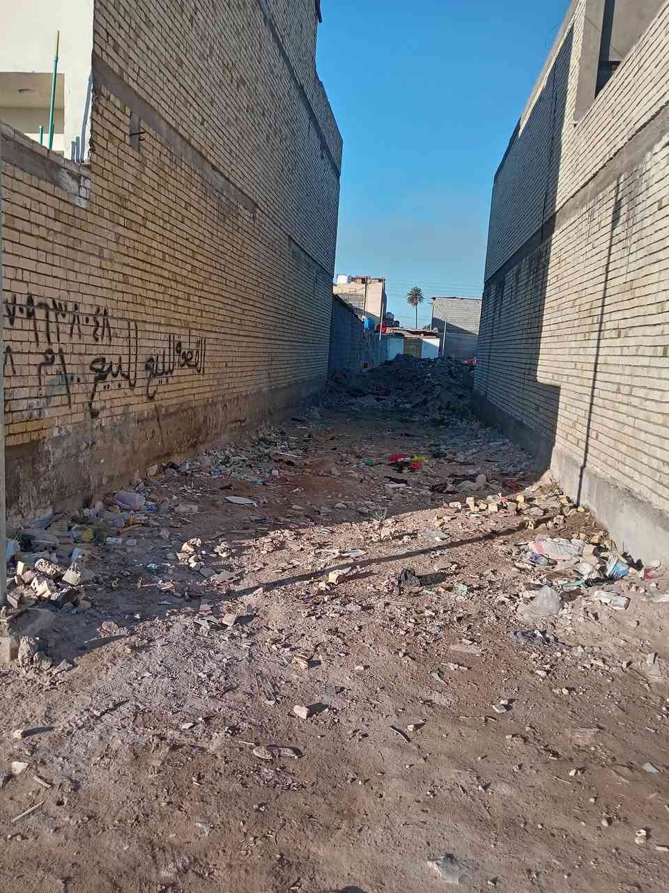 السلام عليكم
قطعه 100 متر للبيع  5*20  نهاية الاربع شوارع بسعر مناسب للاستفسار
***********
