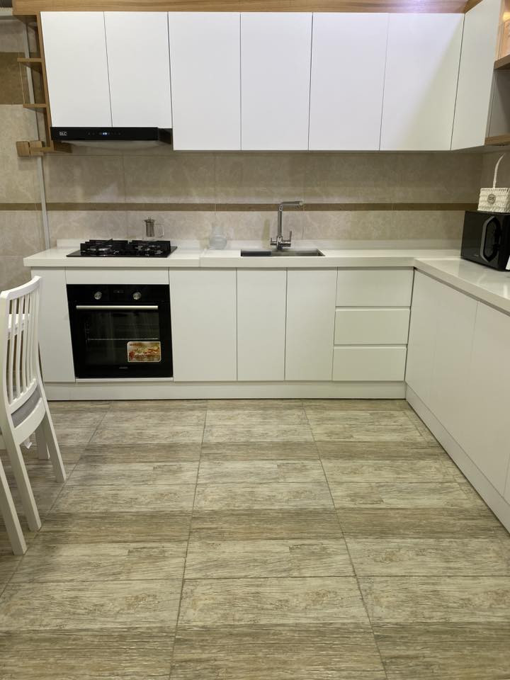 🔥فرصة ذهبية للي يدور دار جاهز للسكن 🔥
🏡 دار للبيع – بناء حديث درجة أولى
📍 حي النداء / منطقة 46
خلف المتنزه، قريب من الشارع العام، قرب مندي زمزم
المساحة: 100 م² (5×20)
عدد الطوابق: طابقين
تفاصيل الدار:
🔹 الطابق الأول:
 • صالة استقبال
 • مطبخ
 • غرفة نوم
 • حمام داخل المنزل
 • حمام خارجي
🔹 الطابق الثاني:
 • غرفتان نوم
 • حمام
 • سطح
السعر: 145 مليون دينار
للأستفسار  ‭0780 856 3525‬

#دار_للبيع
#حي_النداء
#عقارات_العراق
#فرصة_مميزة
#بيت_عمر
#بناء_حديث
