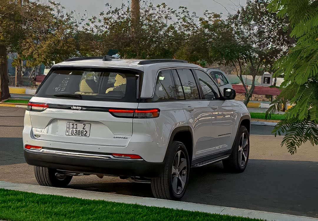 السلام عليكم،
للبيع: جيب لمتد بلاس (Jeep Limited Plus) 🚗
🔹 الحالة: [مكفولة وكالة هارلم / بحالة الوكالة].

🔹 ماشية: 3 ألف كم فقط.

🔴 المواصفات:
🔺 المحرك: 6 سلندر، سعة 3.6 لتر.

🔺 النظام: دفع رباعي (4X4) مع وضعيات قيادة متعددة.

🔺 المقصورة: مقاعد جلد فاخرة (تدفئة وتبريد للمقاعد الأمامية).

🔺 التكنولوجيا: شاشة كبيرة تدعم Apple CarPlay و Android Auto.

🔺 النظام الصوتي: نظام صوتي بريميوم عالي الجودة.

🔺 الأمان: رادار، تنبيه خروج عن المسار، كاميرا °360، وحساسات أمامية وخلفية، توقف ذاتي.

🔺 الإضافات: فتحة + سقف بانوراما، تشغيل عن بعد، دخول ذكي، صندوق كهربائي، مرايا جانبية كهربائية.

🔷 رقمها حلو شبه مميز.

💰 السعر: 46,500$ وبيها مجال

🔴 السيارة مغلفة بچم PPF ضمان 10 سنوات
يجي وياها چادر خاص مضاد للشمس والحالوب غير مُستعمل + أرضية روزلاين + لاصق حماية للشاشة الوسطية غير مُستعمل.

📞 للتواصل والاستفسار: ***********
📍العنوان: بغداد، العرصات
