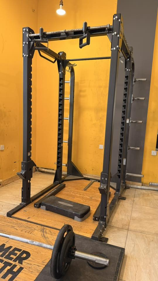 قفص دبني مع القاعده
اصلي 
..نظافه ٩٠٪؜ 
***********
