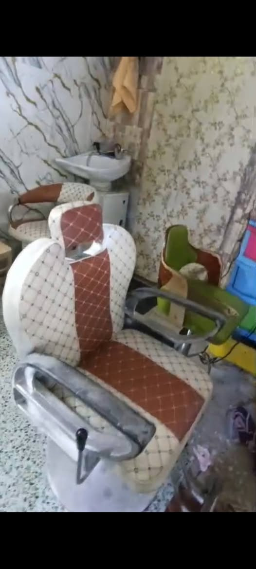 غراض مرتبه ونضيفه كراسي كولهن شغالات وسعار حلوه الشراي فقط يراسلني ***********
