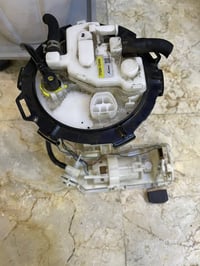 قاعده فيتبم كورلا اصليه من موديل 2019-2025سعر 110الاستسفار ٠٧٧٠٨١١٠٥٧٦