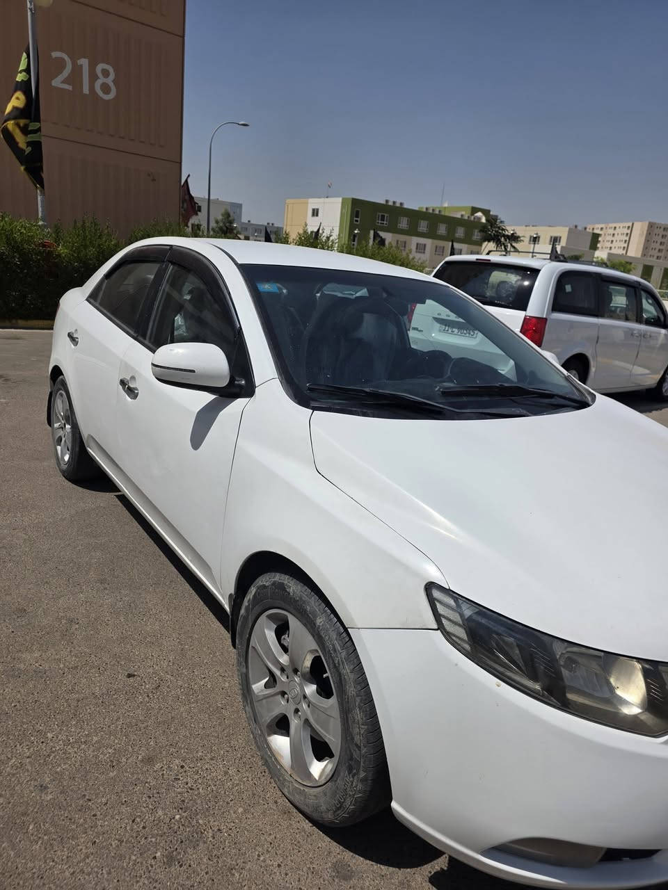 سيراتو ٢٠١٢ رقم بغداد بأسمي  بيها قطع صبغ بدون دواخل 
السعر 88

***********
