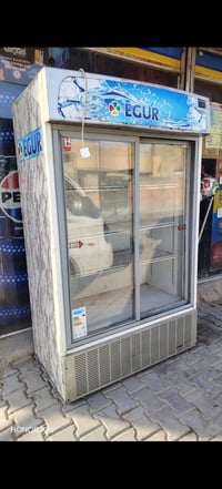 عارضة بابين للبيع نضيفة تبريد فول مكاني بغداد  07728039384