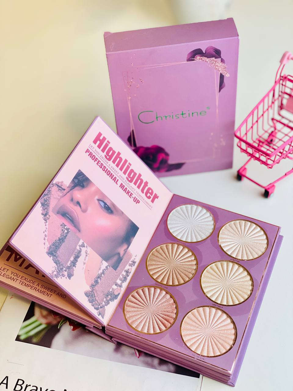 باليت كرستين الجديد ( دفتر الاحلام )  خماسي 
يتكون من 24 لون آي شدو
ومن 24 لون حمر يجننون 
و 6 تدرجات اضاءة هايلايتر
و 6 تدرجات بلاشر
و كونتور ، باودر حواجب
الاصلي 
للطلب والاستفسار خاص 
متوفر خدمة توصيل


**إذا كنت صاحب هذا الإعلان وتريد حذفه لأي سبب، رجاءا أرسل رسالة إلى الدعم الفني**