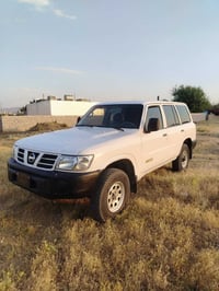 نیسان پاتڕۆڵ  2001 ناو سپی مەکینەوو گێڕوو  ئەکسل دەبڵ ئەکسل و تەبرید ب...