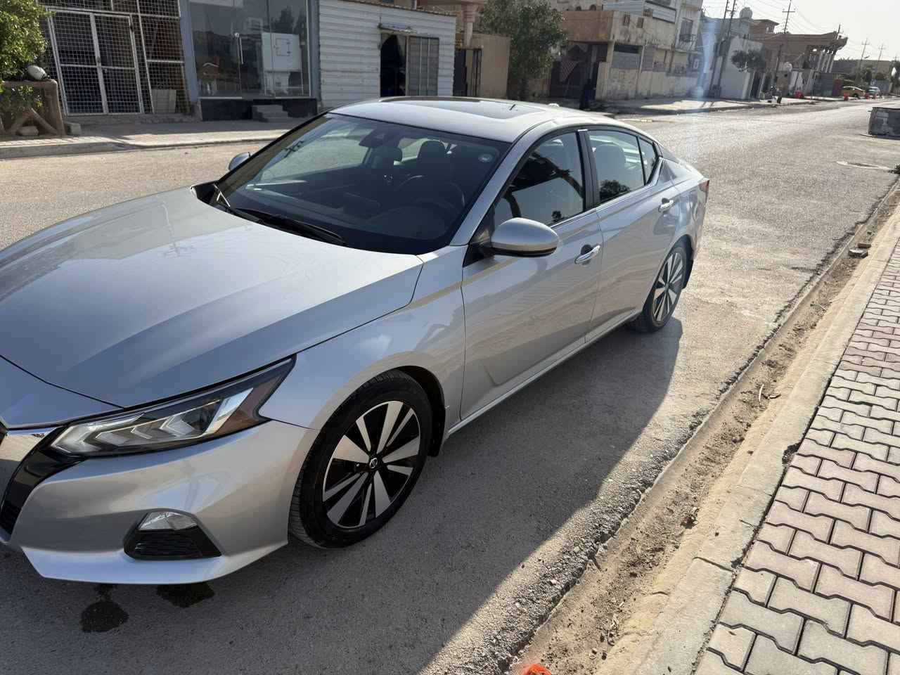 السلام عليكم نيسان التيما موديل 2022 SV ابلاص  السياره جديده جدا ع وضع الشركه ماشيه 64 الف صور الضرر والسونار بلمنشور رادر امامي خلفي جانبي بجم كبس تخم تاير ياباني والبنيد مغلف bdf السعر 165 وبيها مجال مكان السياره ديالى المقداديه ***********
