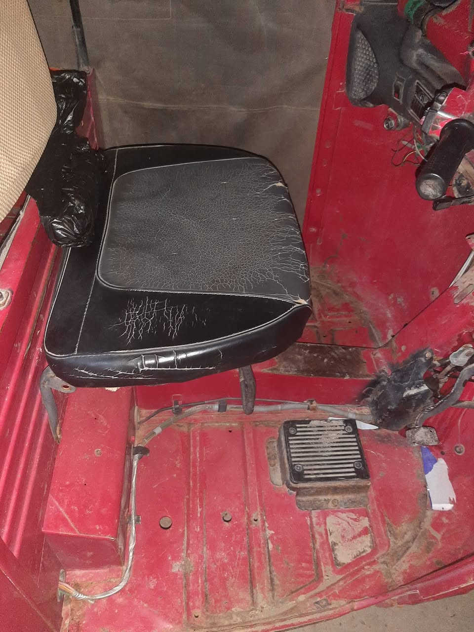 تكتوك بياجو موديل 18 طالعه ب اوراق أصولية كآملة من كلشي ما نقصها اي شي السعر 1250 ***********
