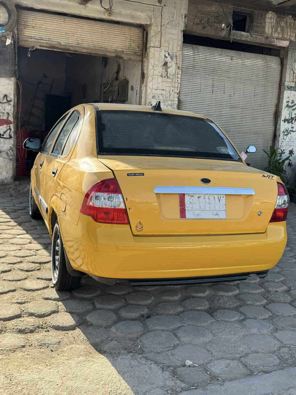 البيع طيبه موديل 2015 رقم بغداد مسوي جديد بس ستلمه غرامات ماعليه ربع حداديه وره وكدام بل جيس تخم تاير تبريد شغال سياره مابيهه نقص برغي السعر ٣٥وبيهه مجال مكاني كربلاء طوريج رقم النتصال ***********
