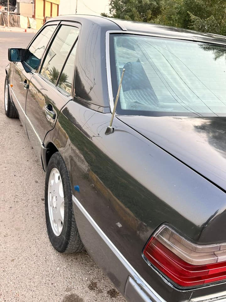 للبيع فقط مرسيدس بيبي موديل 1995  بدون ضربه صبغ عام قواعد وشواصي دبلات بلاديه 
محرك وكير بلاديات وجدد  300 عنكبوت   سلايد جام كهرباء سنترلوك دبل مروحه دبل فيت بم مري كهرباء 
داخل مخمل بلادي جديد 
ويل كب تفاح  ... 
رقمه بغداد انكليزي سنويه وهزه وفحص جدد تحويل مباشر 
مكانه بغداد العطيفيه والسعر  65 ورقه وبيه مجال بسيط ***********
