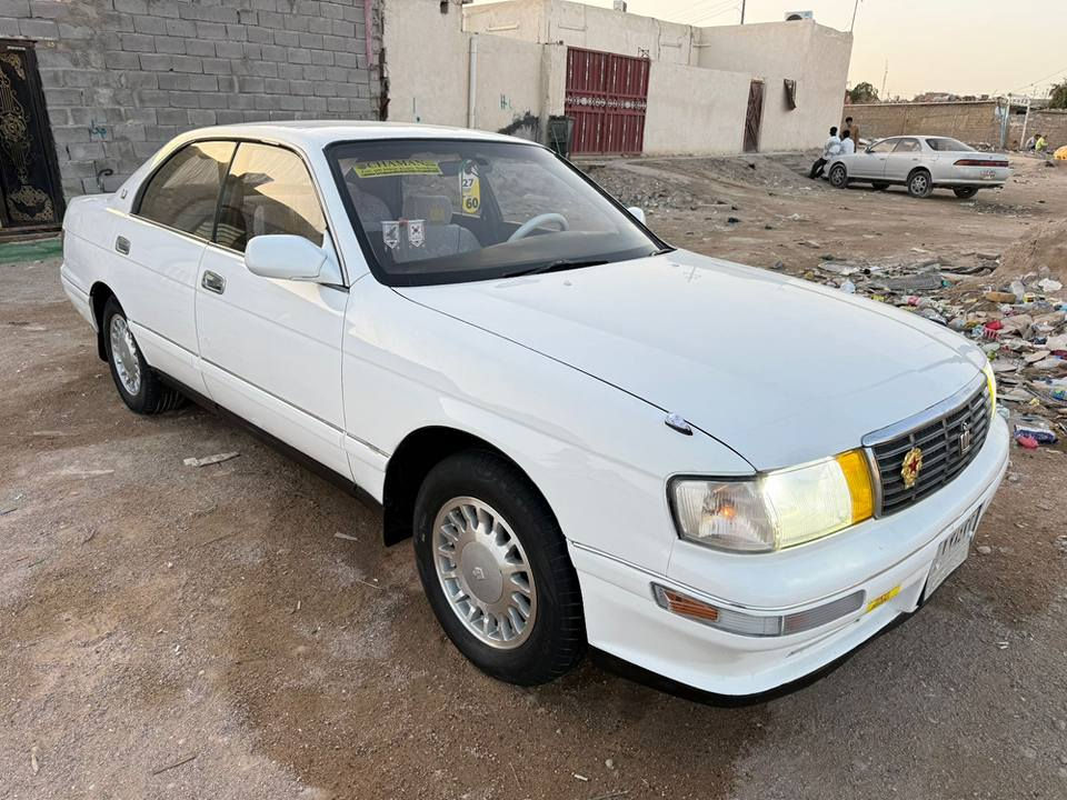 السلام عليكم سيارة بطه فصل  للبيع الموديل 1995 سيارة مكفولة من الضربة والصبغ والكص والنقل جثه سيارة مكينه وكير 2500 جدد غرفة جديده كهربائيات كلها شغاله تخم تاير ستوه مبدله جديد حداده جديده رقم سيارة بصرة اليف مشروع وطني سنوية مجددة الغاية 2027 
تبريد ثلج امامي وخلفي مكان بصرة والسعر 69 واللاستفسار على الرقم *********** البصرة, العراق
