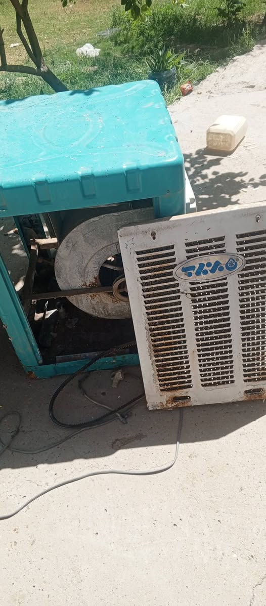 مبردة حجم وسط نظيفة كلش ماطور واتربم شغالات ستندر ما مفتوحات الشراي يتصل ع
***********
***********
