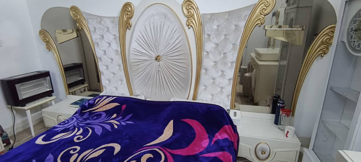 غرفة نوم تركيه درجه اولى مكونه من 7 قطع استعمال قليل سبب البيع بداعي السفر  السعر 450 وبي مجال


**إذا كنت صاحب هذا الإعلان وتريد حذفه لأي سبب، رجاءا أرسل رسالة إلى الدعم الفني**