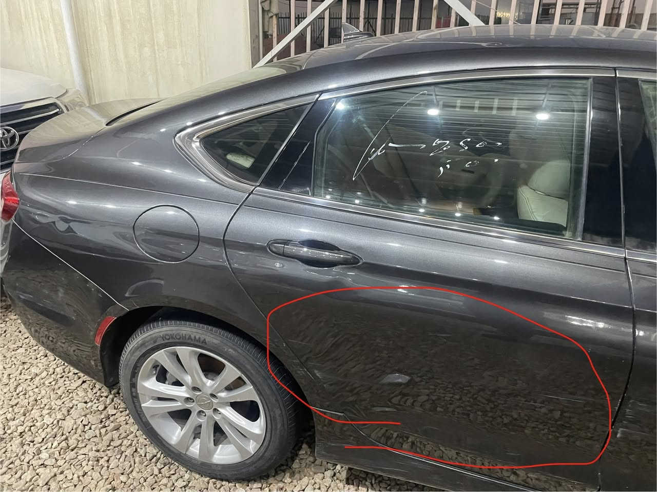 السلام عليكم.
كرايسلر c200 2015

مكينة ٢٤٠٠ 

شاشة جبيره 

كشنات جلد بيجي مع دواخل بيجي 

كشنات تدفئه تبريد وكهرباء 

بانوراما 

اشاير مري 

بصمة تشغيل وبصمة ابواب وجنطه 

تشغيل عن بعد

رقم بغداد

سيارة بيه شخوط مبينه بالصور ومعوزة كمبريسر

السعر ١٠٥ وبي مجال 

***********

مكان السياره بالنجف
السياره بدون حادث 
حادثه من الاسفل بكيس الدهن
