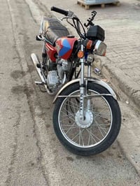 دراجه أيراني اربعه كير كله شغال ترايك للبصره وترجع موديل ٢٥ نضيفه بكان...