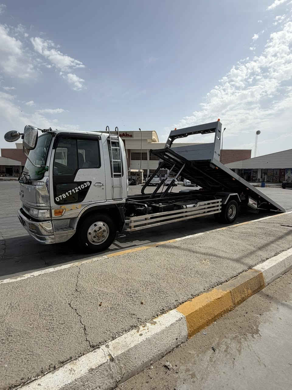 ستفسار ***********
سلام عليكم سياره للبيع كرين سطحه موديل ٩٧ اصل مامعلايه بسمي بسنويه كرين سطحه مسجله تخم تاير جديد
