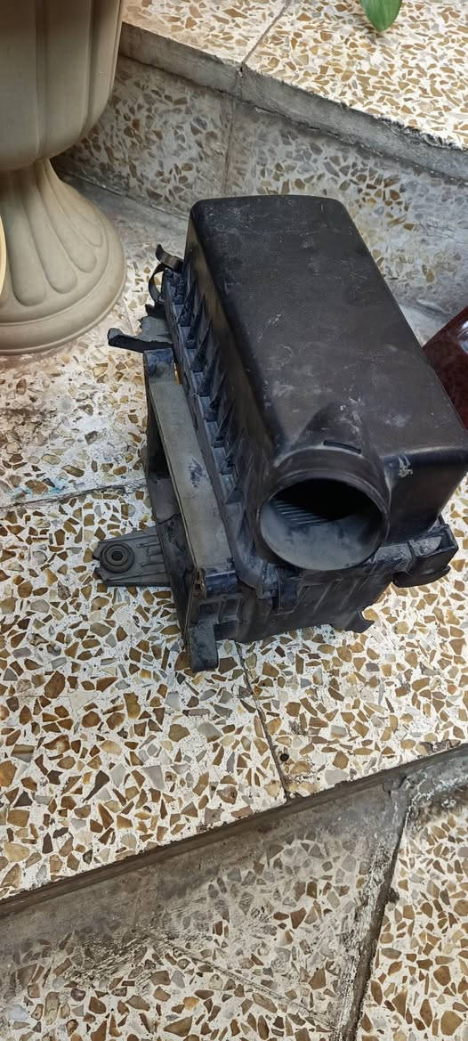 غراض اكسنت وافيو كبات افيو امريكي وفرشه صندوك وفيتيس
بك لايت اكسنت امريكي اصلي جهه اليمين وشوته كامله اكسنت التفاصيل *********** 
***********

