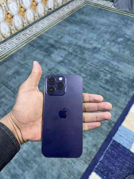 السلام عليكم شباب 14 PRO MAX بطارية 🔋 87 مستبدل شاشة فيس ايدي بصمة الوجه شغال✅ الجهاز مابي اي خلل نهائياً
 مع شاحنة اصلية وحافظات2 
*********** واتساب فقط 
السعر  725💵 مكاني المشتل او الامين الثانية
