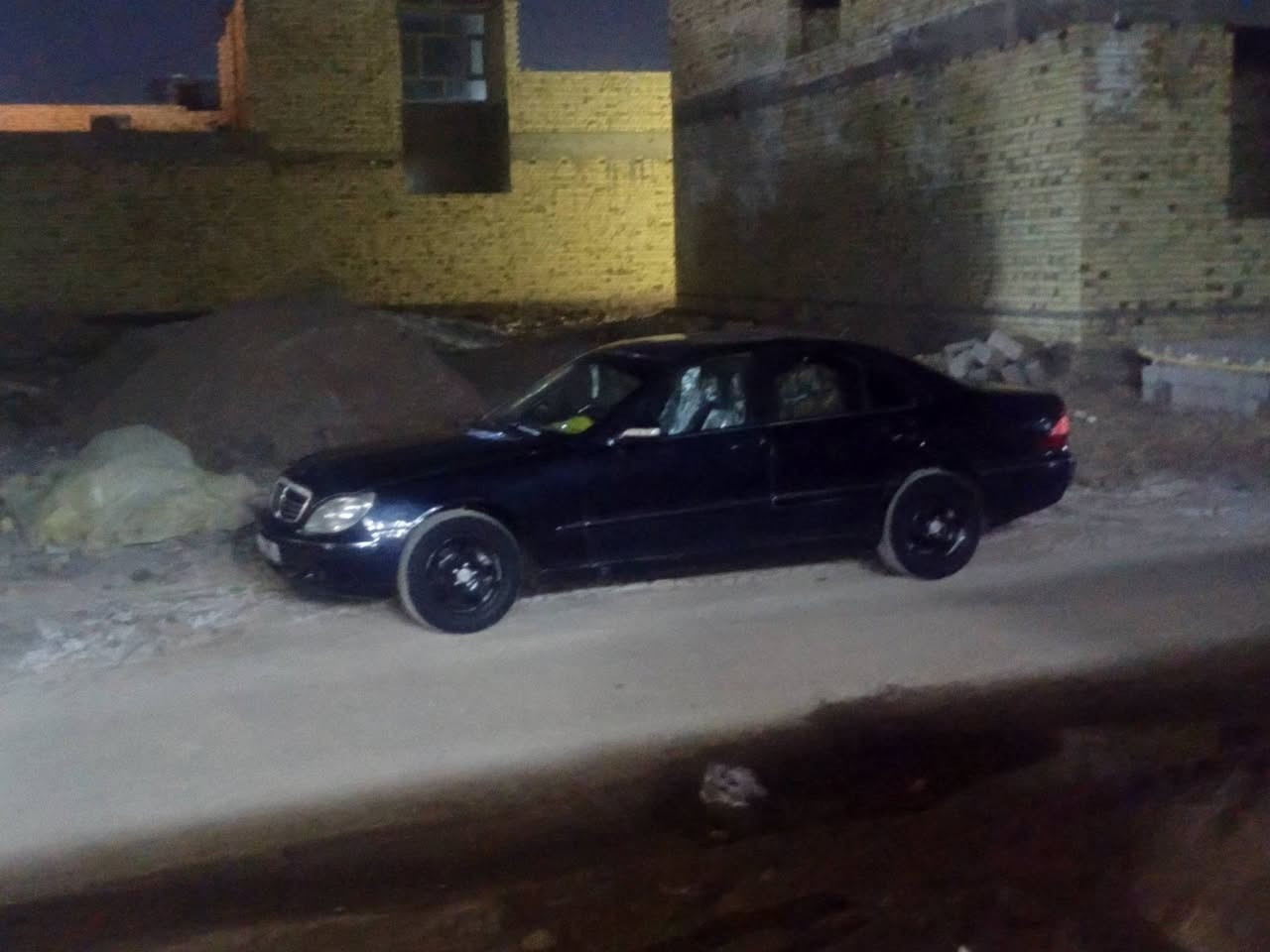 سلام عليكم احبتي.   مارسدس 2005
سياره دوات  دوات.  سياره فووول مواصفات 

1--- مكينه ام خراطيم  

2--- كير طك فلين 

3--- تخم تاير جديد 

4--- وياله 4 جدد 

5--- تتخم جوبلس جديد 

6--- تبريد شغال فقط لفان واكف 

7--- حداديه جديده لخلفيه 

10-- رقم وسنويه طبق الاصل شرط الحاسبه 

11-- سياره كفاله من الكص والعشائر 

سياره مال بيت مامتعوبه. ---- سعر 45 وبيه مجال قليل 

***********
