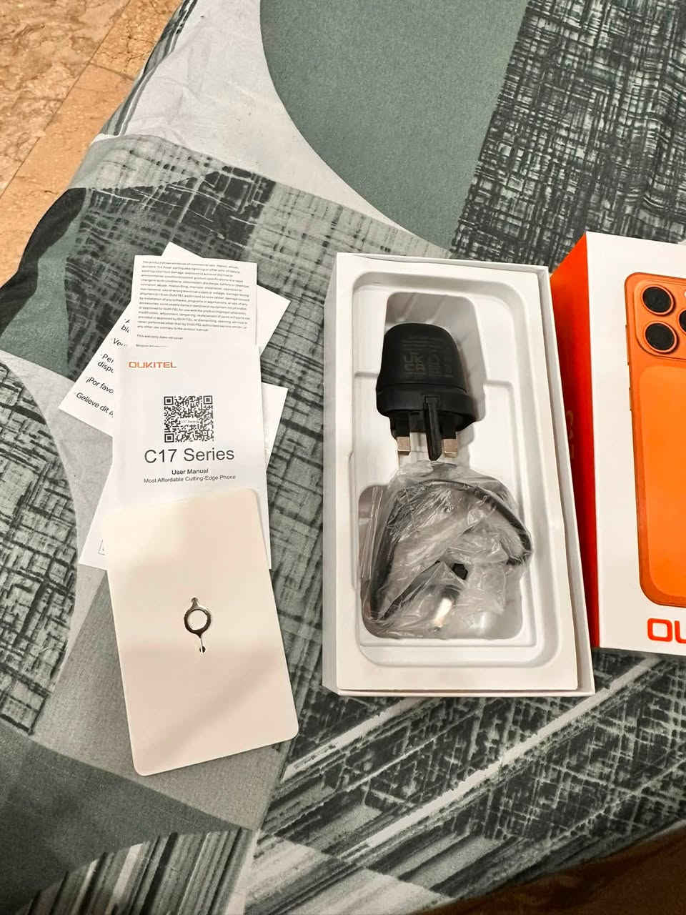 السلام عليكم
للبيع الجهاز OUKlTEL
الجهاز نظيف جداً  جدا 
بطاريه 100 
ذاكره 126 
وكامل ملحقات 
كارتونه شاحنه 
السعر 125 وبي مجال 
مكاني بغداد البلديات 
الاتصال ***********
