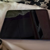 ايباد ١١  بطاريه ٩٨ استعمال قليل