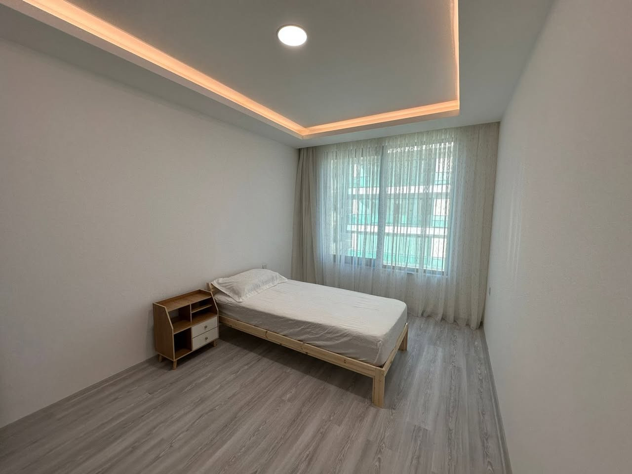 شقه مؤثثه للايجار بسعر مناسب جداً
في مجمع الود السكني 
تحتوي ٤ غرف نوم
ومجهزه ب سمارت هوم 
واطلاله البوليفارد
للاستفسار ***********
