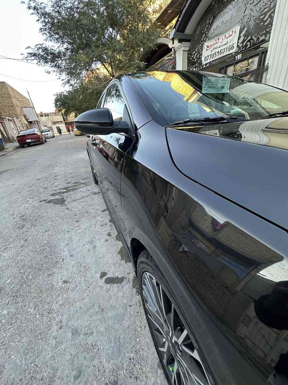 السلام عليكم
كيا فورتي 2023 جيتي لاين فول لاخير 

سونار موجود

مكينة 2000 دوش 

مواصفاتها

فتحه 

بصمه

تشغيل عن بعد

بصمه ابواب

تحكمات

كشنات كهرباء 

كشنات تدفئه تبريد

داخل اسود 

صندوق ذكي 

تبريد قطعتين

رادارات امامي خلفي جانبي

لد امامي نهاري وخلفي 

حساسات 

انظمة قيادة 

شاشه وكامرة 

ترحيب عند الاقتراب

***********
