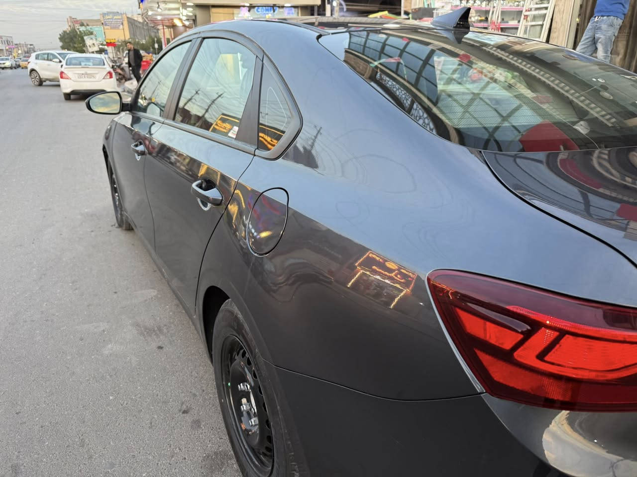 سلام عليكم تحيه طيبه للجميع
للبيع كيا فورتي 2024 الون رصاصي فيلي
سياره جديد جدا ماشيه 22 الف فقط
حادث جاملغ مطخوخ مفتوح مع دعامه وجاي داخل سياره فقط بدون ايرباك بدون دواخل سياره ليبر واحد  كله الغراض اصلي مابي اي قطعه تبديل
موصفات 
شاشه تحكم شاشه اعطال رادار امامي مثبت سرعه
3 وضعيات قياده
سياره مدوشمه ارضيه كشنات صندوق
كتلوكات سياره معاه دبل سويج بم الهواء كلهم مع سياره جاي
تخم تاير جديد 
السعر 165 بي مجال جداً بسيط
العنوان بغداد الجديده 

‭0770 428 8581‬
ملاحظه متواجد فقط العصر
