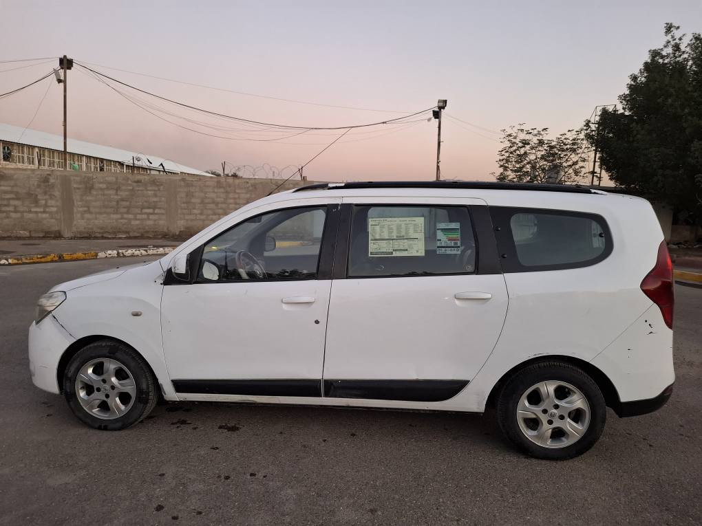 السلام عليكم رينو موديل ٢٠١٤ كير عادي سبعه راكب تبريد ثلج كهربائيات كلهه تشتغل داخل نظيف صدر امامي وخلفي ممتاز تخم تاير نظيف جاهزه بدون نقص سونر مرفق بالصور مكانها بغداد الدوره ابو دشير هاتف *********** سعرها ٦٤ وبيها مجال ان شاء الله تعالى بغداد, العراق
