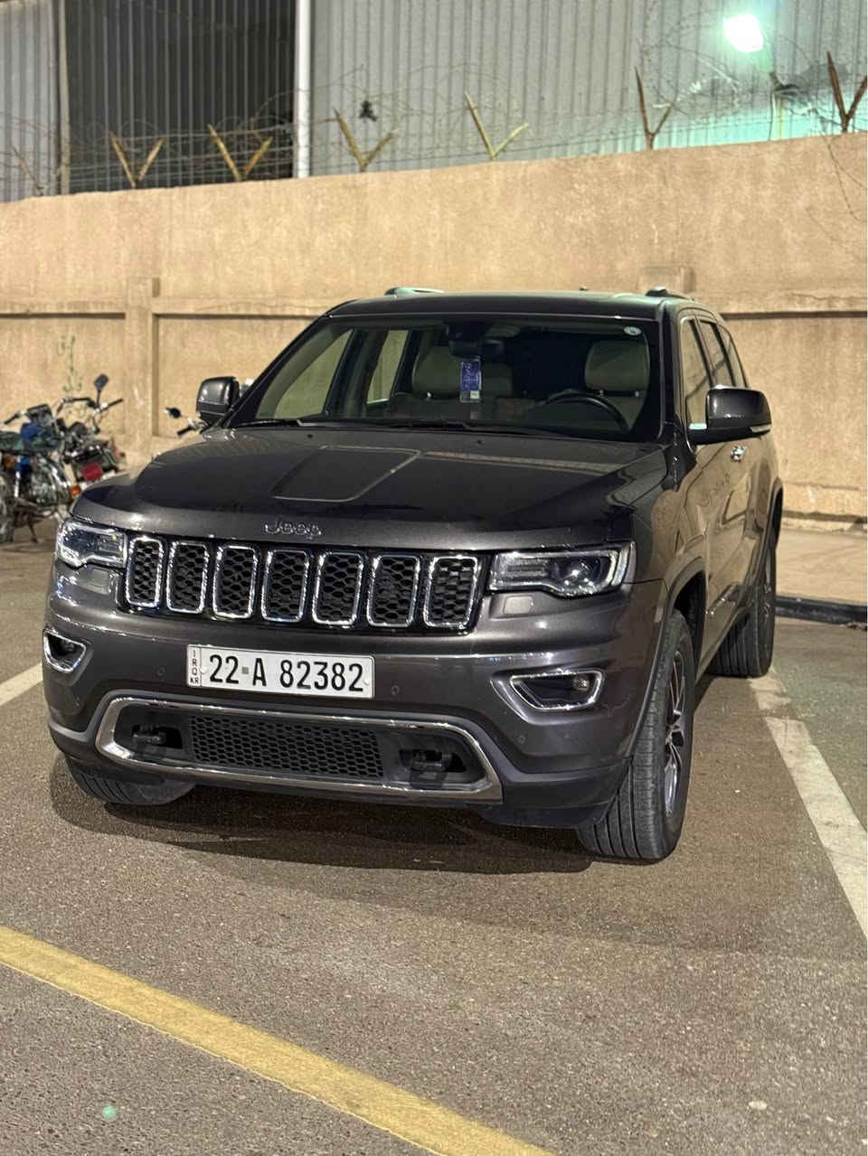 سلام عليكم جيب كراند شيروكي للبيع وارد خليجي كفاله عامه لمتدد فول موصفات فتحه وبنرامه كشنات تدفئه وتبريد اماميه وخلفيه خزن ميموري ماشيه 96 الف كيلو سياره جديده مابيه اي نقص حساسات امامي خلفي سعر 245 وبيه مجال *********** البصرة, العراق
