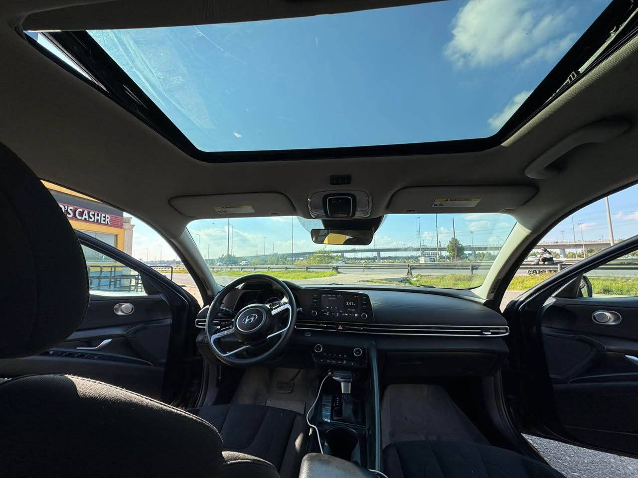 السلام عليكم 

النترا هايبرد موديل 2022  فئة BLUE
سيارة مكفولة من صبغ حادثها خلفي فقط ومعدل قبق صندوك عل بارد موضح بل صورة  

مواصفات السيارة فول 
-بصمة/ فتحة  /تشغيل عن بعد /اوتو هولد / هند بريك بصمة / تحديد مسار وقيادة ذاتية / رادار امامي/ توقف ذاتي مانع تصادم / شاشة ابل كار بلي / تدفئة كشنات/ حساس تايرات / صندوك فتح تلقائي /   ٣ انضمة قيادة 
محرك وكير ونظام هايبرد مكفول

سيارة ماشية 44 الف ميل 

حادثه بصورة مبين مو قوي بس بيه تعديل بل لغد (والشاصي ملحوم على كد اصبع  من جهة الحادث  )بس عنوان حي جامعه *********** بغداد, العراق
