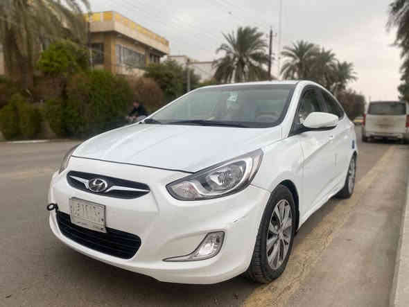 اكسنت ٢٠١٥ 
ماشية ١١٣ 

السياره فول مواصفات 

فتحة 

تحكم ستيرن 

ويل كب 

شاشه 

مكينة ١٦٠٠ 

السيارة بيها. جاملغ وباب وجاملغ خلفي 

وضربه بالداخل ما مصلحة 

بيها نقوصات بسيطه 

رقم بغداد تحويل ثاني يوم 

السعر ٩٤$ 

***********
