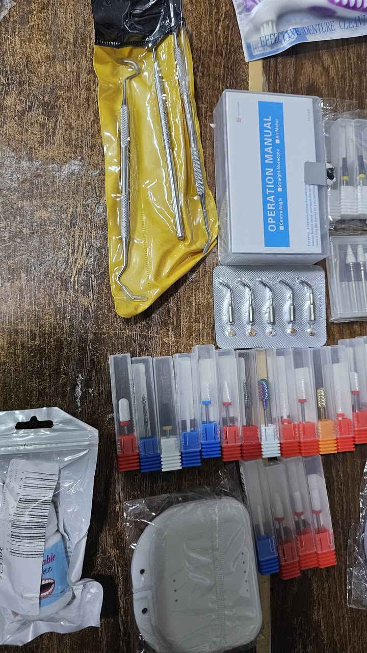 شلعه غراض اسنان هنه اكثر من 30 قطعه احسبلك 30 قطعه اكتب سعرك بالعافيه


**إذا كنت صاحب هذا الإعلان وتريد حذفه لأي سبب، رجاءا أرسل رسالة إلى الدعم الفني**