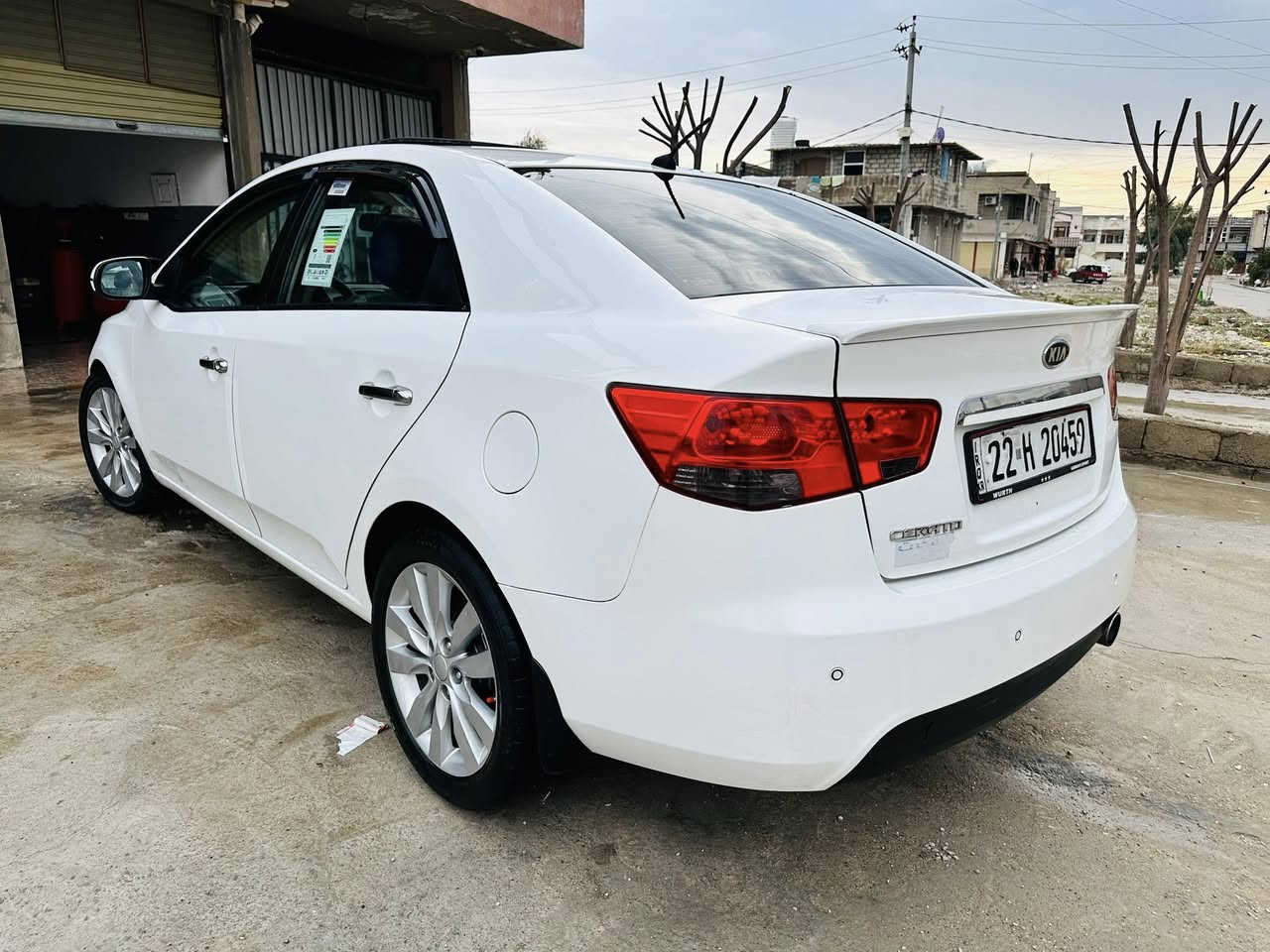 سلام عليكم
سيراتو 2012 فول فول 

كير محرك شرط 

رقم وسنويه جديد 

صبغ نص باب السكن

 وشبرين بارد باب الخلفي. شرط بدون دواخل 

ويا دوائر الخلفيه. 

مكان موصل شيخان 

سعر 110 ومجال بسيط  

***********
