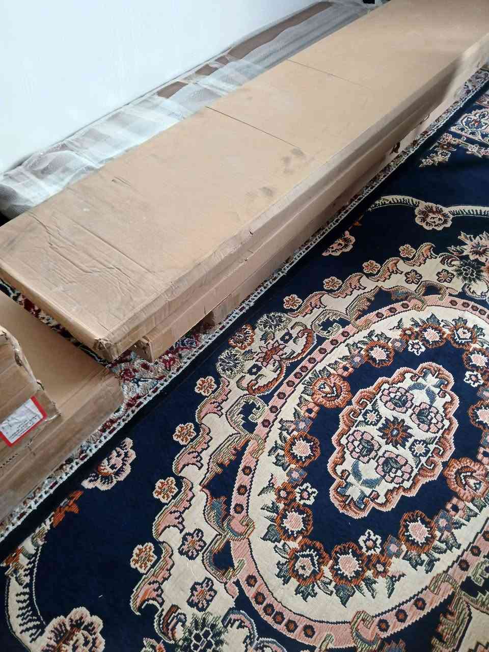 غرفة بعدهي بلكارتون مامنصوبة اخذتهة بمليون و٩٠٠ اريد ابيعهة اليريدهة اتساهل وياة ماعندي مكان 
***********
مكاني ملحق الرئاسة العبيدي
بعدهة بلكارتون مامنصوبة
اليريدهة بي خير وتدلل عيوني الة
