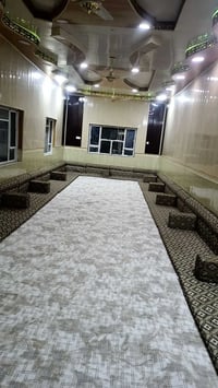 عندي جلسات نضيفه  للبيع طول  المضيف 13متر طول الكلي 30متر  سعر خاص 077...