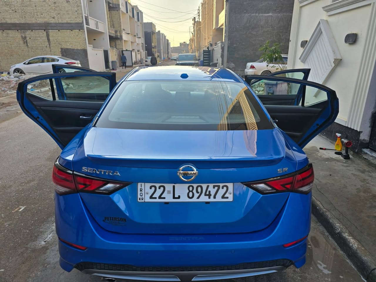 نيسان سنترا موديل 2022 فئة SR رياضي
محرك 2000 دوش 
لايتات وبروجكترات زينون بلادي 
بصمة تشغيل 
تشغيل عن بعد بلادي
شاشه بلادية كامرة دوارة
رادار نقطة عمياء خلفي وجانبي 
حساس امامي مال السير ع المسار
اوتو هولد يعني بريك ذكي 
مانع انزلاق 
ويل كب بلادي
فول تحكم ستيرن
اشاير بالمري
تحذير ⚠ من الاصطدام
 واكو مواصفات بصراحة مو كلها اعرفها 
حدادية صدر قبل اسبوعين سويتلها ادامة جاهزة وبدلت زوج تايرات جديدة وبطارية جديدة قبل شهر مبدلها  
ومسويلها ادامة كاملة بخصوص البلكات والنوزلات وخانات الاحتراق وفلاتر قبل شهرين وحته دهن الگير مبدل حسب تعليمات الشركة وحسب المشي وحفاظاً ع الگير والسيارة ماشية 51 الف ميل قابلة للزيادة وسونارها موجود والسيارة جاهزة من كلشي من الدعامية للدعامية كل نقص مابيها 
الضرر جامل امامي عكس السايق مبدل وشويه من البنيد وموضح بالسونار وبصور حادثها وبدون ايرباك السيارة بدون ايرباك يعني جميع الايرباكات سليمة
السيارة رقمها اربيل وبأسمي يعني السنوية بأسمي وشرط التحويل ما انطي وكالة احول السيارة من ابيع وهذا رقمي الي يعجبه يتواصل وياي  سعره 148$ ومجالها بسيط  ***********
