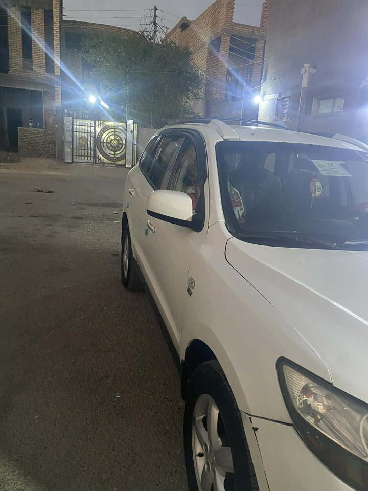 سلام عليكم سنتافي كاز مديل ١١ كير ومكينة شرط البيع او مراوس سعرها ٥٣ العنوان ذي قار ***********
