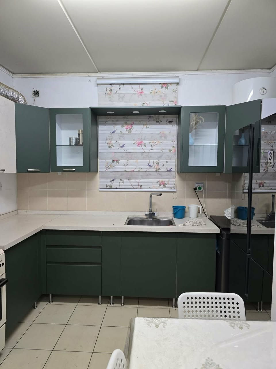 اثاث شقه كامل للاستفسار 
هذا الرقم ***********
