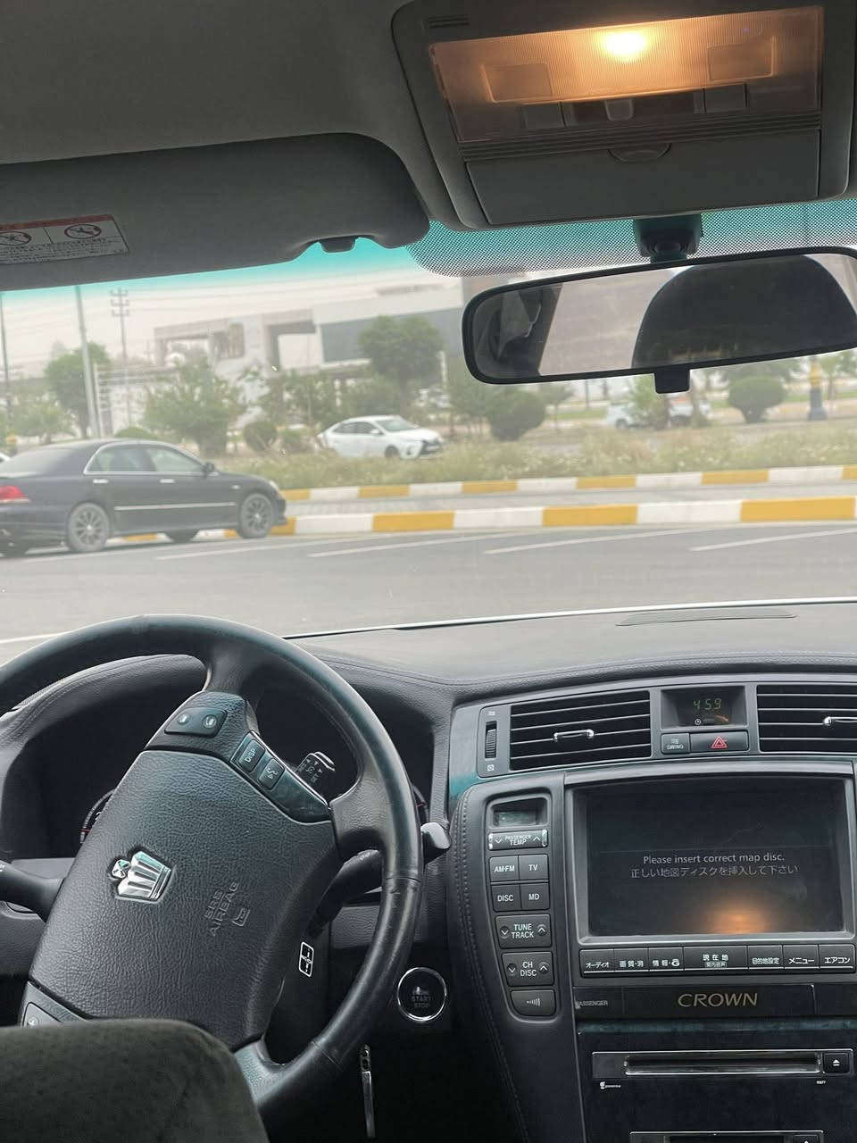 موس موس ١٨٢ ٢٠٠٥ 
٥ بەسمەیە 
٣دوگمە سپۆڕت
بێ بۆیاخ جگە لە شوێن موسەکانی  
لایت ناوچە کویر  
تەبریت ساردو گەرم مەزبوتە
ناو ڕەش فۆڕمیکای درزو شکاوی نیە
توندو تۆڵ 
٤ تایەو لوک. ویل دینگە
گێڕو مەکینە بەشەرتی ١٠ فیتەر
برێک بەسراوە 
بی مەسرەفە بەس لیخوڕی ئەویتە
 تەحکومات سەر سوکان هەموی ئیش ئەکات
0772 7188145
