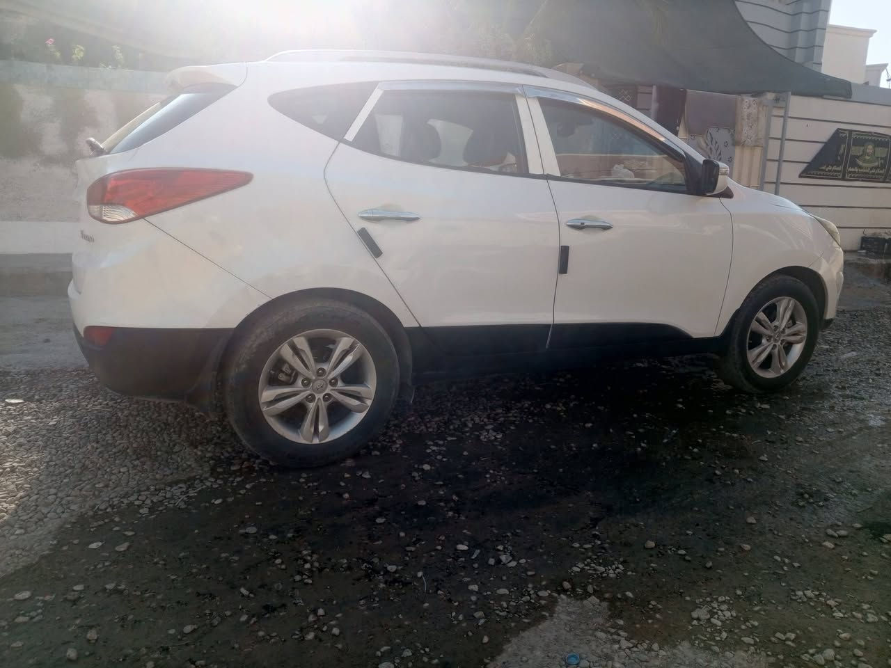 سلام عليكم سيارة 🚗توسان للبيع موديل 2013  رقم اربيل سياره خير من الله مواصفات تبريد خير من الله شاشه سياره اي نقص ما بيه سياره نضيفه تخم تاير مكان السياره ديالى  السعر 130 وبيه مجاللل الاستفسار الانتصال على الرقم *********** ملاحضه بيع مستعجل
