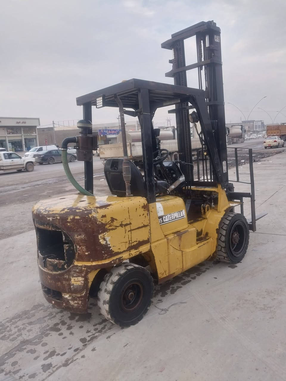 رافيعة شوكية ٣.٥ ٣حركات ٢جووب عالى موديل 2001 كير مكينة جاهز  السحر 65 وة مة جال .***********.***********.***********
