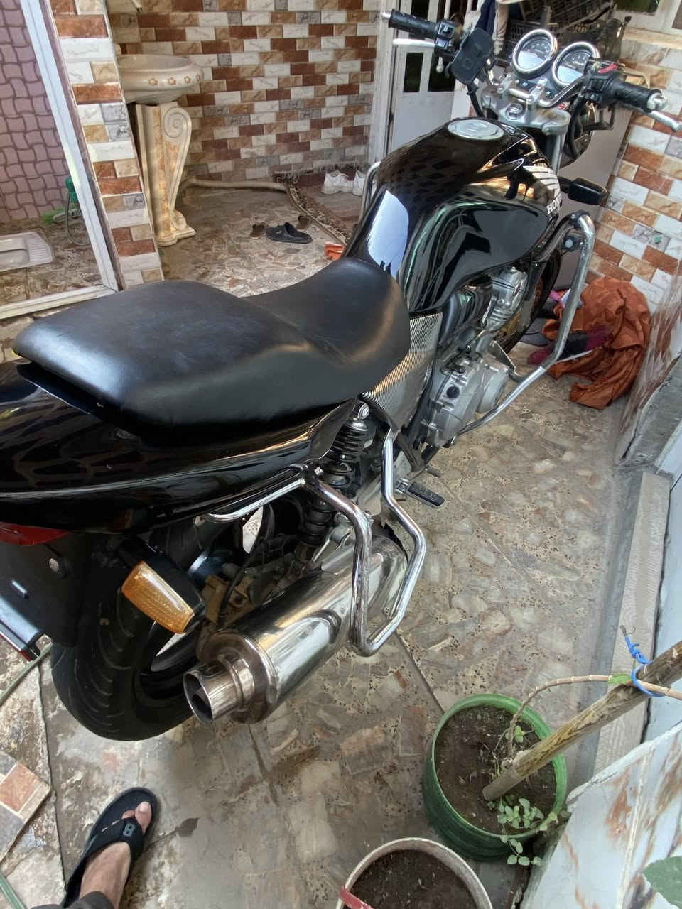 السلام عليكم سيبي CB4 400 نوزل 2008 جيل ثاني 
سعر 17 ورقة مكان بغداد الشعب اي استفسار خاص
