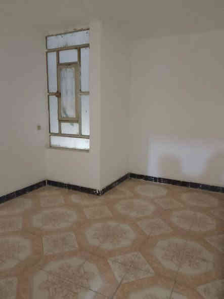 للبيع مشتمل مساحة ٤٠ م بناء حديث يحتوي على 
ط١ / أستقبال + حولي مطبخ + صحيات 
ط٢ / غرفتين نوم + بيتونة 

العنوان / الشعب مقابل سوق ال ٤٠٠٠ الاف قريب على الشارع
للاستفسار الاتصال / *********** مكتب الكرار للعقار
