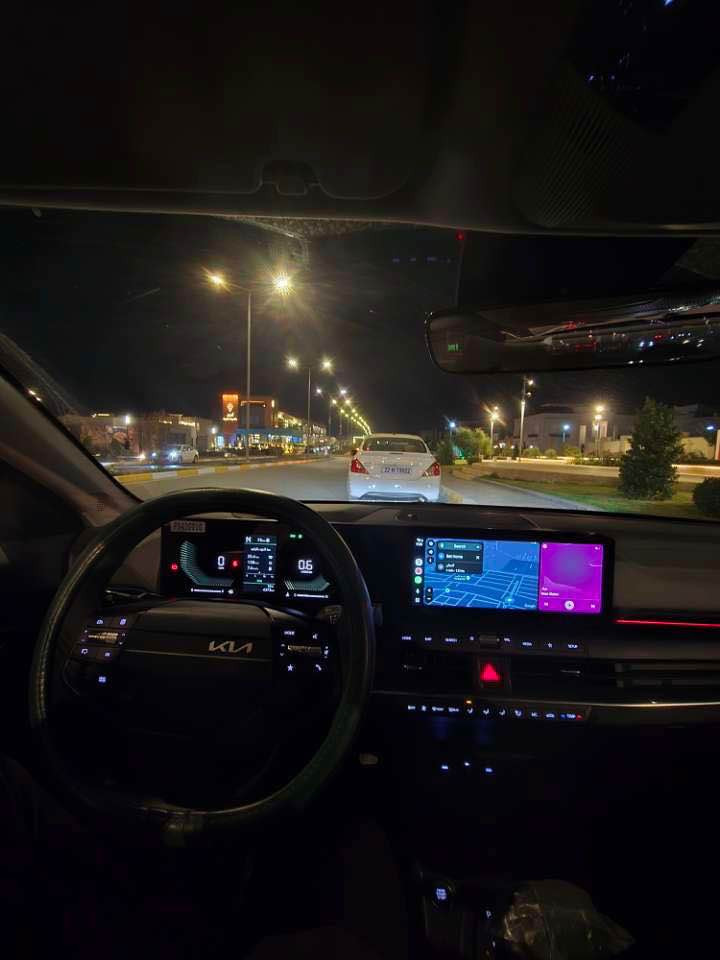 K4 2025 🔥
خليجي فول موصفات high griond
ماشية فقط 5الاف كيلو
محرك 2.0 لتر 4 سلندر (دوش/بنزين).

قوة مناسبة للاستخدام اليومي مع استهلاك وقود اقتصادي.

ناقل حركة أوتوماتيك ناعم بالتبديل.

نظام دفع أمامي FWD.

🛋️ الداخلية والتجهيزات

مقصورة واسعة ومريحة بخامات جيدة.

شاشة ترفيه وسطية 

تكييف قوي مناسب للجو الحار.

مقاعد مريحة لخمسة ركاب.

نظام دخول وتشغيل 

⭐ السلامة

وسائد هوائية أمامية + جانبية 

مانع انزلاق ABS.

نظام ثبات إلكتروني.

حساسات خلفية أو أمامية .
📐 الشكل الخارجي
تصميم جديد وعصري بخطوط رياضية.

إضاءة أمامية LED في بعض الفئات.

جنوط (18). 
مكان السياره اربيل
*********** أربيل, العراق
