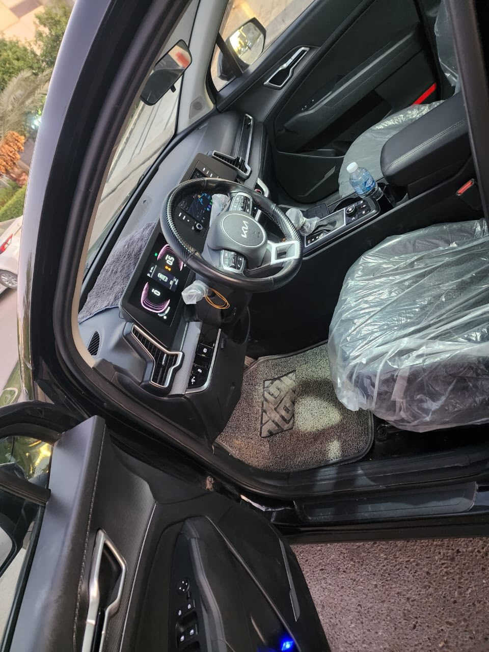 🔴 للبيع فقط – Kia Sportage 2023 🔴

🚘 الموديل: 2023
🎨 اللون: أسود
📏 الممشى: 35 ألف مايل

⚠️ الحالة:
حادث بالجاملغ والباب (صور الحادث مرفقة)
بجم كبس – بدون ايرباغ
بيه بالعراق طخة جاملغ خلفي
صبغ صفحة السايق
باقي السيارة مكفول ✔️

✨ المواصفات:
▪️ محرك 2500cc تنفس طبيعي GDi
▪️ رادار أمامي
▪️ سويج
▪️ سياقة ذاتية + تحديد مسار
▪️ شاشة + كامرة + حساسات
▪️ سايد بريك بصمة
▪️ تبريد قطعتين
▪️ كير 8 سرعات

📌 الرقم: سليمانية دولي – ترقيم جديد
تحويل مباشر – هزة ورقم جدد

📍 الموقع: بغداد – قرب علوة الرشيد يم القوس

💰 السعر: 170 نهائي
(لا تكلي أكو أرخص من هيج سعر 😉)

📞 للاستفسار: ***********
