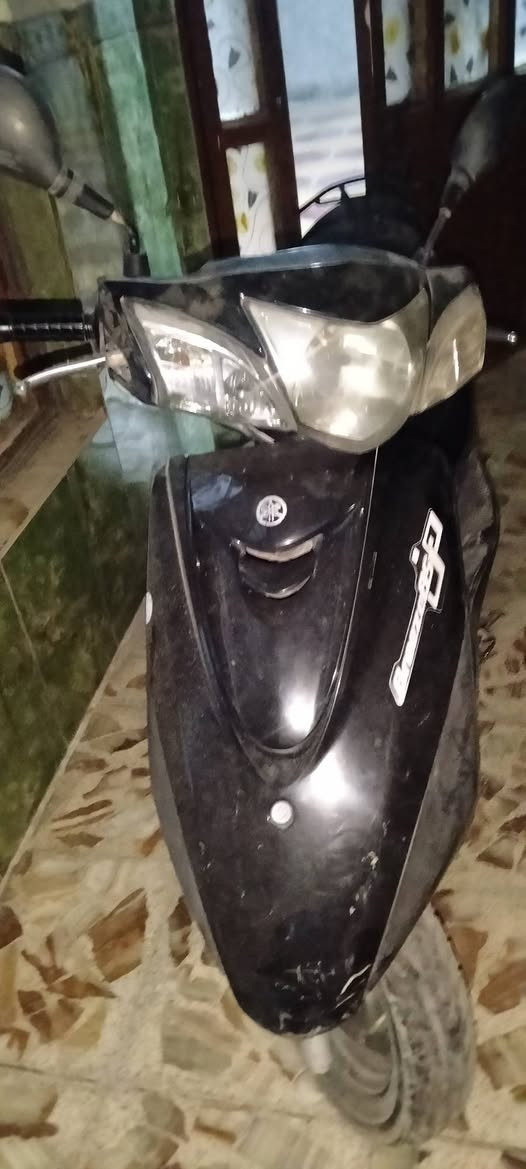 ياباني جديده مماشيه بترابه مال بيت للبيع  *********** مكفوله كفاله عامه بس عده الكفر بي شخطات نكره سلف برغي ممفتوح بيها سعر 800 وبي مجال حك الجيه حته غسل ممغسوله 
راسلني واتس او اتصال عنوان بغداد
