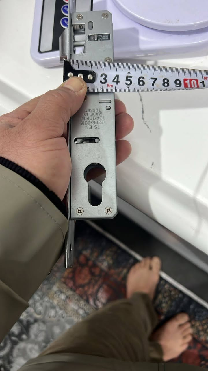 السلام عليك 
متوفر جملة كيلون حمام و غرفة و كيلون المنيوم 
و جززة 5 مفتاح.   جملة والمفرد


**إذا كنت صاحب هذا الإعلان وتريد حذفه لأي سبب، رجاءا أرسل رسالة إلى الدعم الفني**