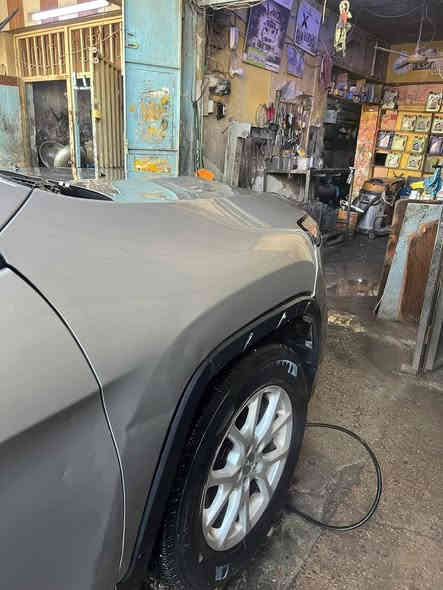 جيب بزون 16 2400 سبورت رقم بغداد حره ماشيه 130 الحادث بالصور ايرباك بردات بس الباقي بلادي
مواصفات عاديه تبريد قطعتين سايد بريك بصمه شاشه جبيره كامره دواره
السياره بيها رصعات وطخات بالصوره كلهن ممسويهن ع البارد والبنيد مكسور من الداخل نسيته مفتوح وطار عليه
السياره قطره صبغ مابيها 
المكينه جديده مكفوله
الكير والكهربائيات كلها جديده مابيها اي گلوب بالدشبول مشتغل
الصدر الامامي والخلفي والتايرات كلهن تبديل جديد 
السياره واضحه كدامك تحويلها ثاني يوم
مكاني بغداد شرطة الخامسه
سعرها 105
***********
