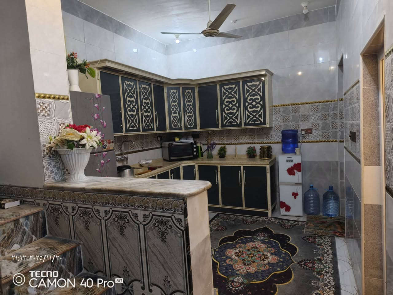 اللهم صلي على محمد وآل محمد بيت للبيع شارع السفينه 100متر طابقين الطابق الثاني عوزه لبخ وبياض قرب جامعه الامام الصادق ع للاستفسار اكثر مراسله الصفحه ***********
